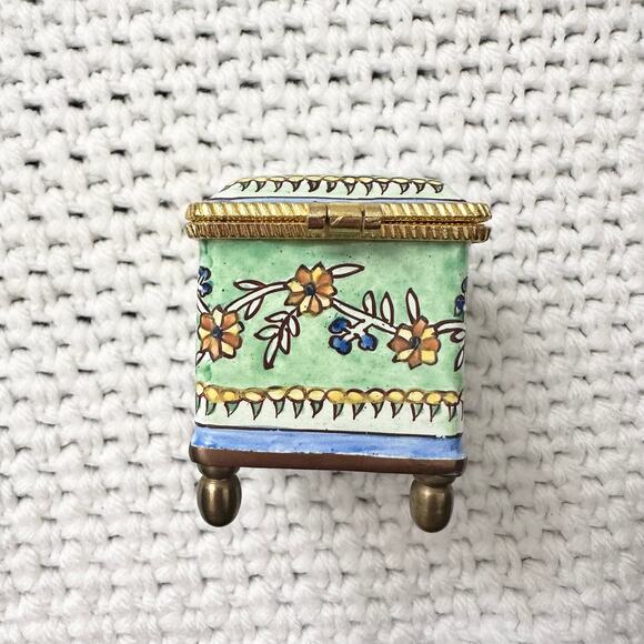 Empress Art 2002 Vintage USA Made Blue Green Floral Stamp Dispenser Hinged Box - Picture 7 of 9